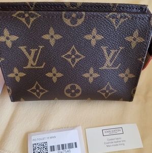 Louis Vuitton Toiletry 15